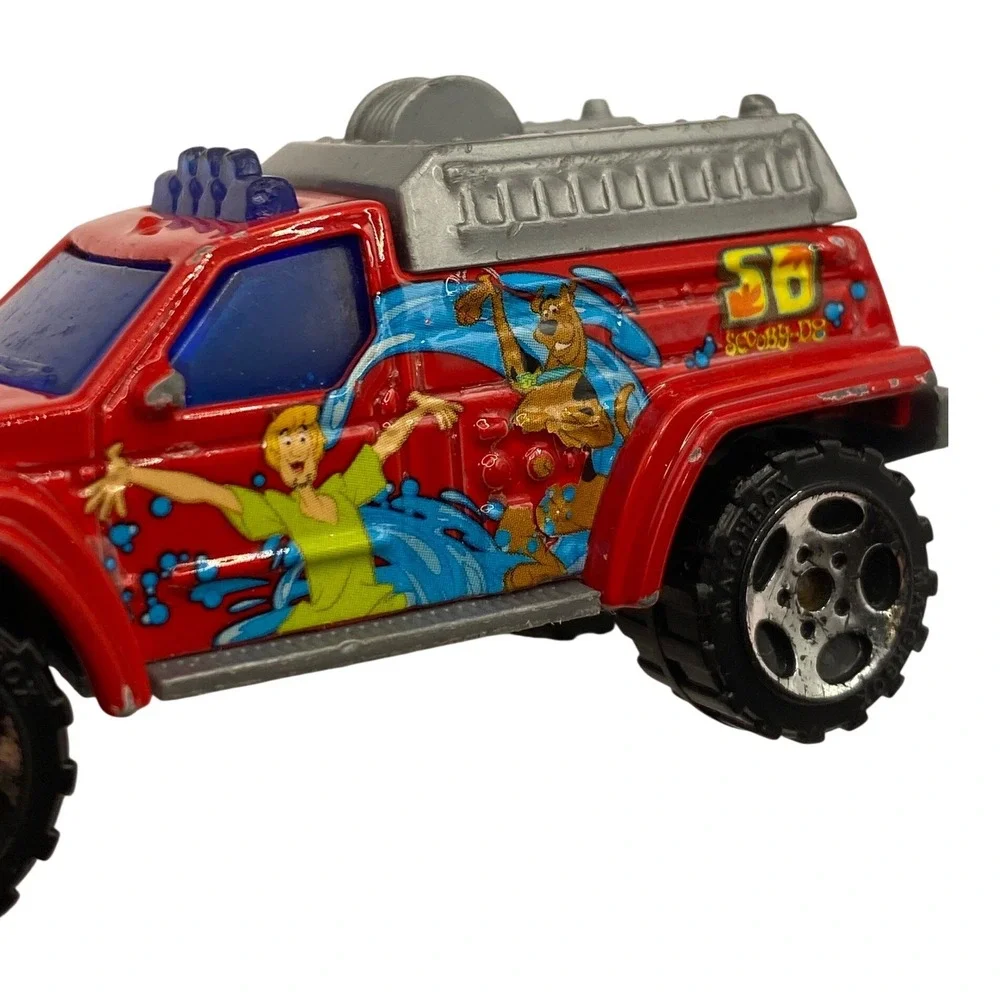 Vintage Matchbox 2003 Scooby-Doo 4x4 Fire Truck Red Die-cast‎ Toy Car Shaggy